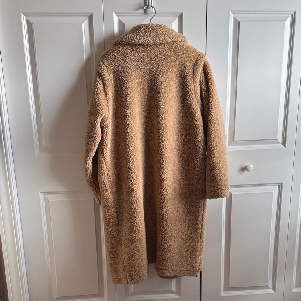 ALO Yoga Women's Teddy Coat in Camel - Picture 6 of 8